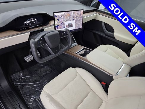 Used 2023 Tesla Model X image 31