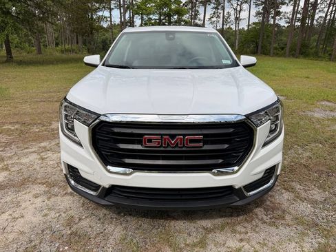 Used 2024 GMC Terrain SLE FWD image 8