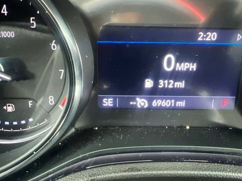 Used 2023 Buick Encore GX Preferred w/ Cold Weather Comfort Package FWD image 5