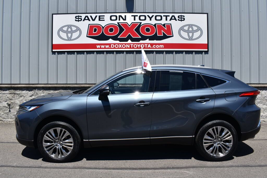 Certified 2024 Toyota Venza XLE AWD/4WD image 4