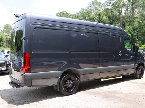 Used 2025 Mercedes-Benz Sprinter 2500 image 4