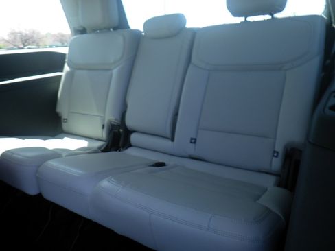 Certified 2025 Ford Expedition Platinum image 24