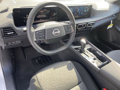 New 2026 Nissan Sentra SV w/ SV Convenience Package FWD image 12