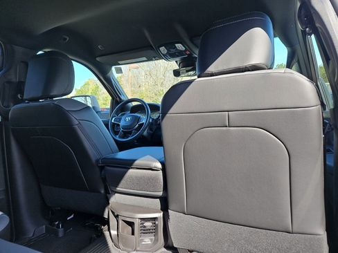 New 2026 RAM 2500 Tradesman AWD/4WD image 18