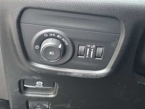 Used 2024 Jeep Grand Cherokee L Limited w/ Luxury Tech Group II image 22