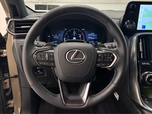 Used 2025 Lexus LX 700h Overtrail w/ Accessory Package (Z1) AWD/4WD image 26