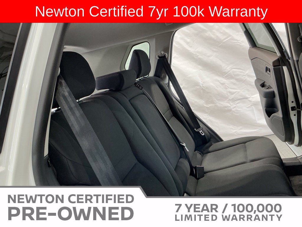 Used 2023 Nissan Rogue S FWD image 17