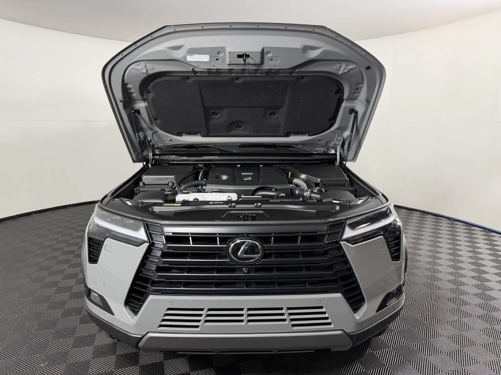 Used 2025 Lexus GX 550 AWD/4WD image 13