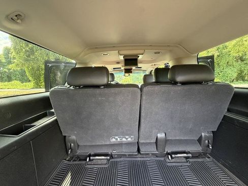 Used 2012 Cadillac Escalade ESV Premium AWD/4WD image 18