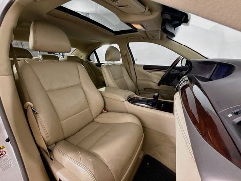 Used 2014 Lexus LS 460 AWD w/ Comfort Package image 28