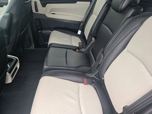 Used 2025 Honda Odyssey Elite image 9
