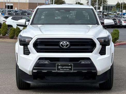 Used 2024 Toyota Tacoma SR5 RWD image 10