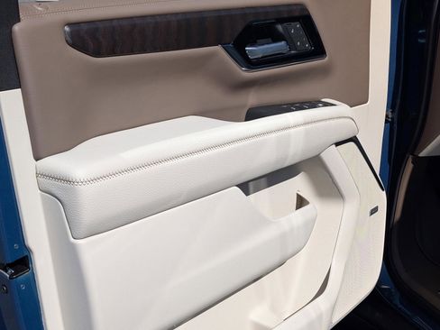 New 2026 GMC Yukon XL Denali w/ LPO, Floor Liner Package image 16