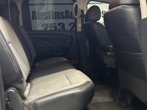 Used 2018 Nissan Titan S AWD/4WD image 12