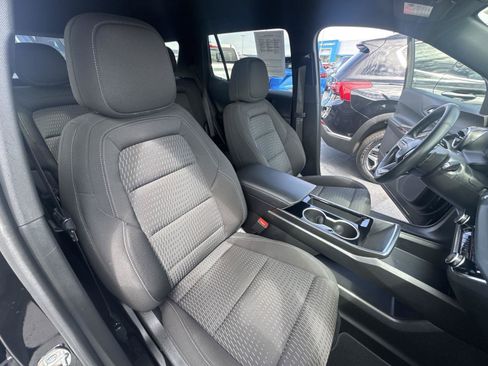 Used 2025 Chevrolet Equinox LT FWD image 16