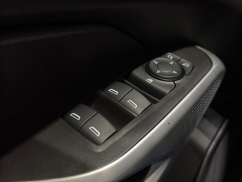 Used 2024 Chevrolet Trax RS image 31