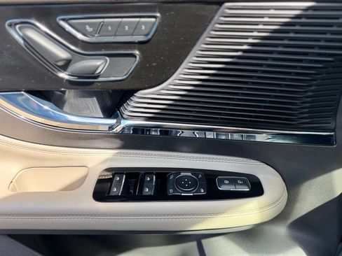 Used 2022 Lincoln Corsair AWD w/ Premium Package image 19