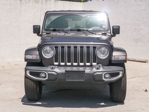 Used 2020 Jeep Wrangler Unlimited Sahara w/ Uconnect 4C Nav & Sound Group AWD/4WD image 2
