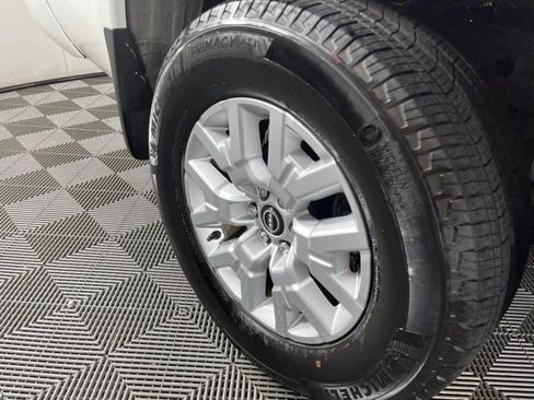 Used 2022 Nissan Frontier SV w/ Technology Package AWD/4WD image 13