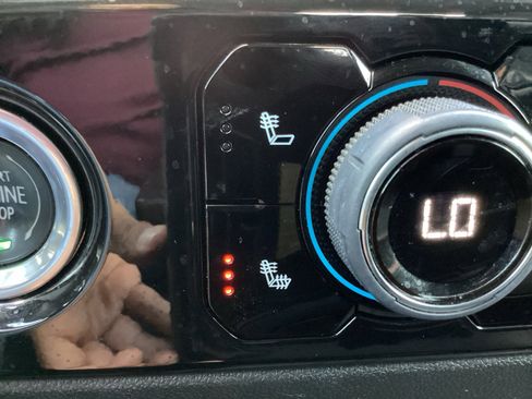 Used 2023 Chevrolet Silverado 1500 LT image 6