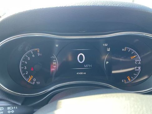 Used 2022 Jeep Grand Cherokee Laredo X image 11