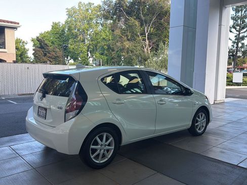 Used 2015 Toyota Prius C Three FWD image 5