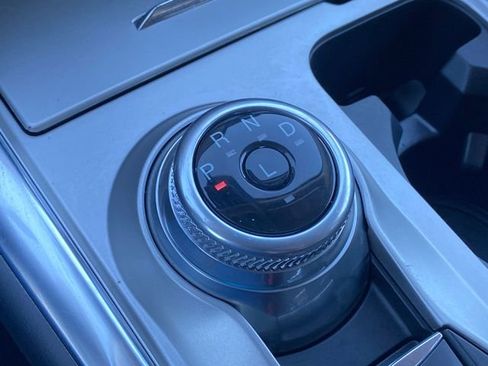 Used 2022 Ford Explorer XLT w/ Equipment Group 202A image 28