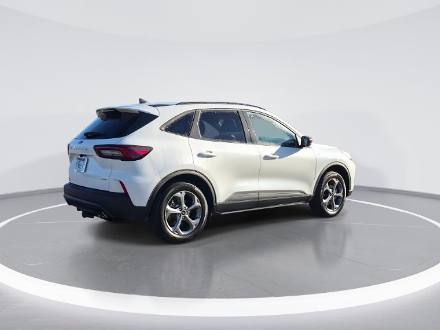 Used 2025 Ford Escape ST-Line w/ Tech Pack #1 AWD/4WD image 8