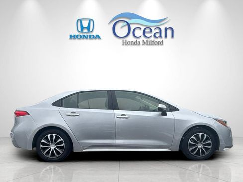 Used 2020 Toyota Corolla LE image 6