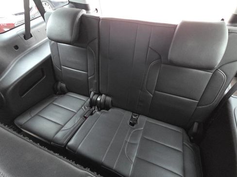 Used 2019 Chevrolet Suburban LT image 34