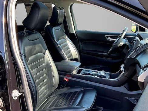 Used 2024 Ford Edge SEL w/ Convenience Package image 7