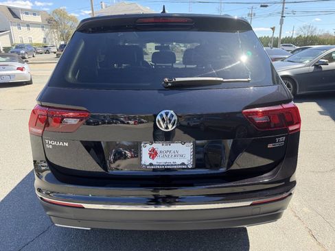 Used 2018 Volkswagen Tiguan SE w/ Panoramic Sunroof Package AWD/4WD image 6