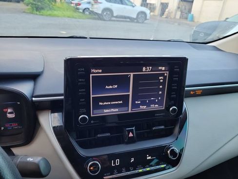 Used 2022 Toyota Corolla LE FWD image 27