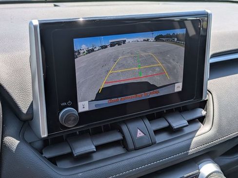 Used 2024 Toyota RAV4 XLE FWD image 19