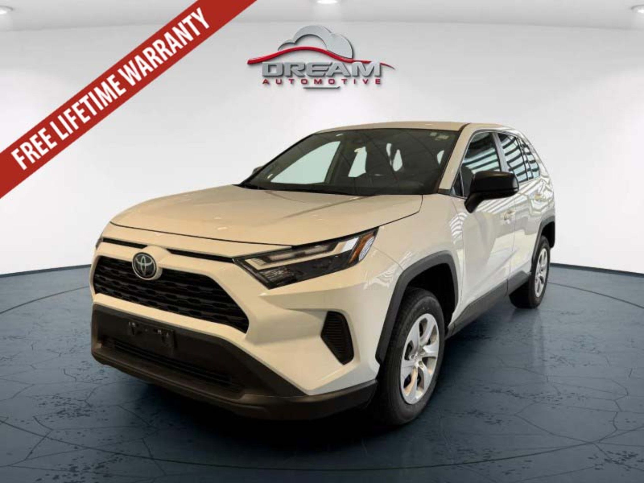 Used 2025 Toyota RAV4 LE AWD/4WD image 4