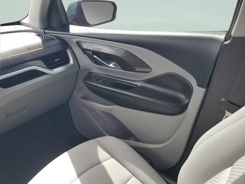 Used 2024 GMC Terrain SLE image 16