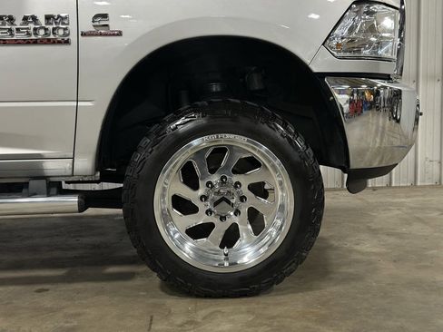 Used 2018 RAM 3500 Tradesman w/ Chrome Appearance Group image 4