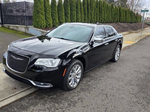 Used 2016 Chrysler 300 C image 1