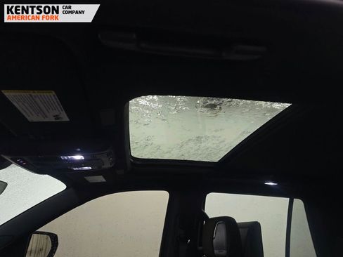 Used 2025 GMC Yukon Denali Ultimate image 9