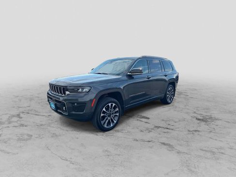 Used 2021 Jeep Grand Cherokee L Overland w/ Luxury Tech Group IV AWD/4WD image 4