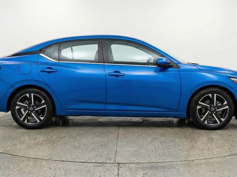 Used 2025 Nissan Sentra SV FWD image 11