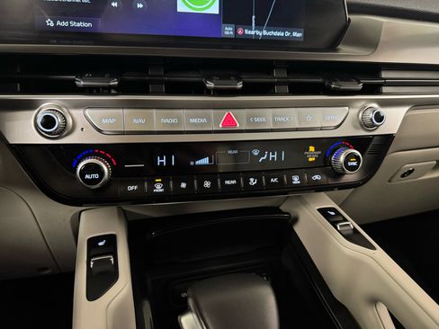 Used 2023 Kia Telluride S image 26