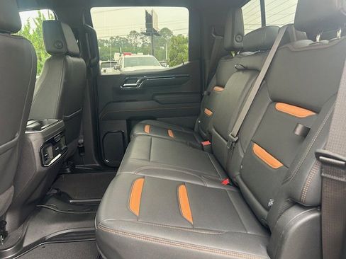 Used 2023 GMC Sierra 1500 AT4 w/ AT4 Premium Package AWD/4WD image 11