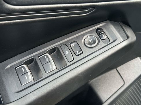 Certified 2023 Honda Accord EX image 17