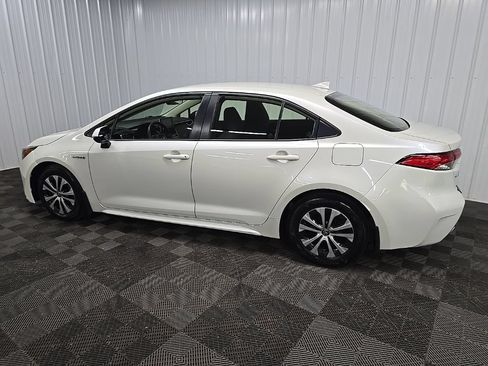 Used 2020 Toyota Corolla LE FWD image 4