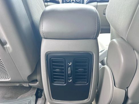 Used 2012 Jeep Grand Cherokee Laredo w/ Laredo E Group image 53