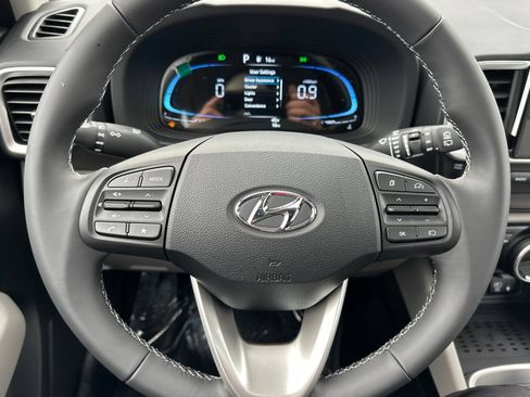 Used 2026 Hyundai Venue SEL FWD image 22