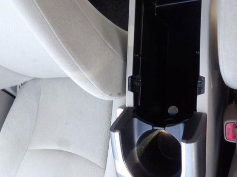Used 2015 Toyota Prius Two FWD image 16