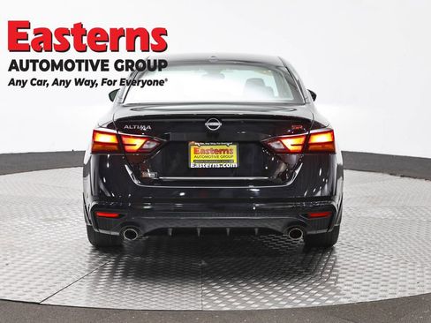 Used 2023 Nissan Altima 2.5 SR w/ SR Premium Package FWD image 6
