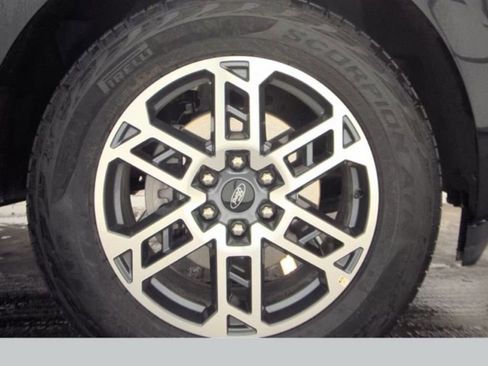 Used 2025 Ford Expedition Active image 22